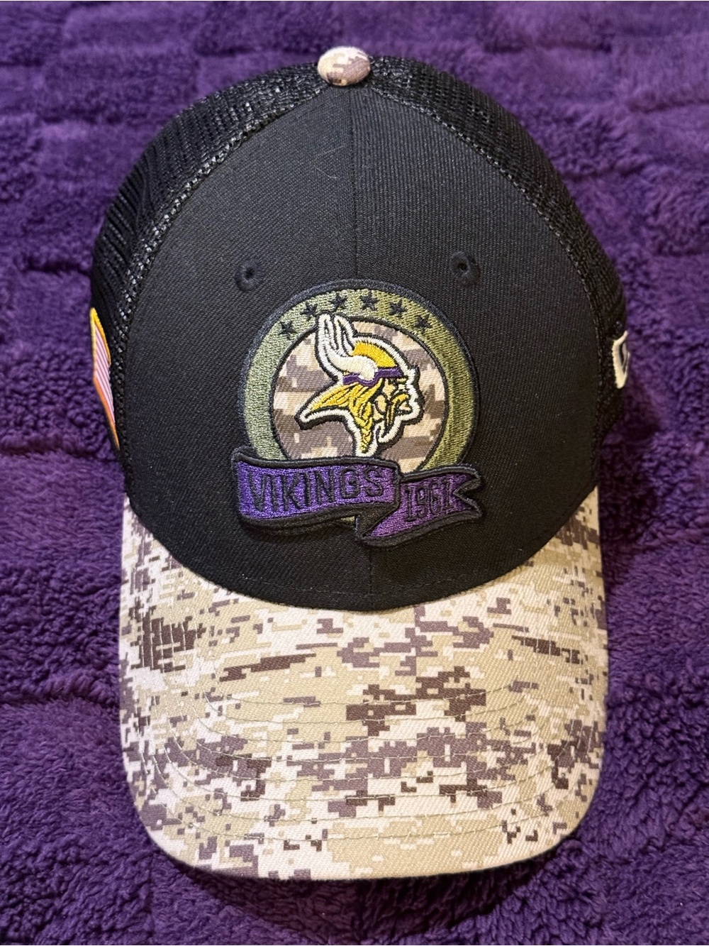 New Era Minnesota Vikings Salute to Service Trucker Snapback Hat
